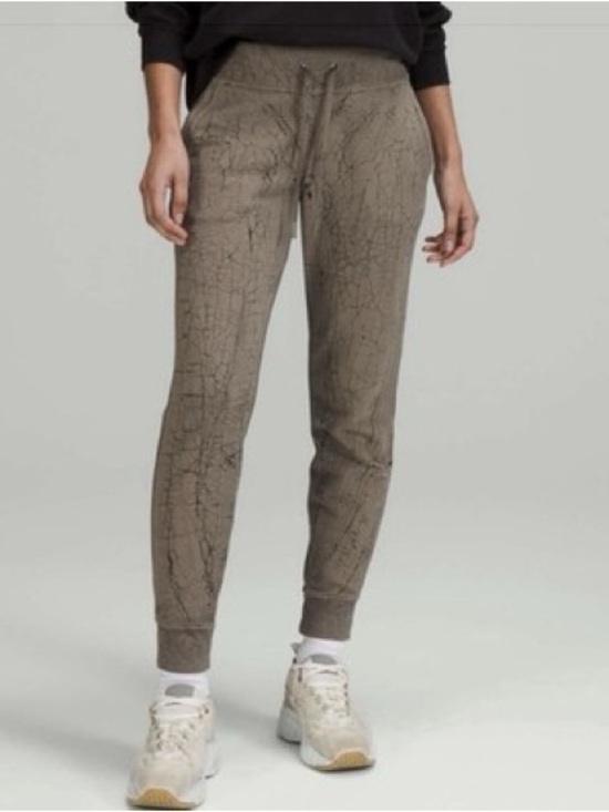 lululemon athletica Pants - lululemon athletica Taupe Knit Joggers